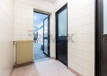 Hall / corridoio - Locale Commerciale Via Piero Bessone
11, Piacenza - foto 38