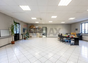 Non correlato - Locale Commerciale Via Piero Bessone
11, Piacenza - foto 42