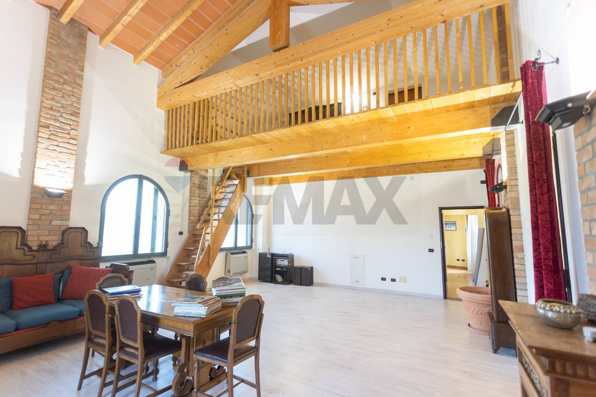 Sala da pranzo - Villa Bifamiliare Via Trieste
 
58, Fidenza - foto 3