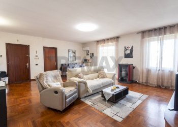 Soggiorno - Four-room apartment Via Guido Rossa
 
4, Fontanellato - photo 8