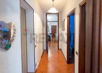Hall / corridoio - Four-room apartment Via Guido Rossa
 
4, Fontanellato - photo 9
