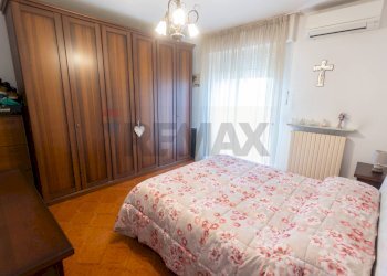 Camera / camera da letto - Four-room apartment Via Guido Rossa
 
4, Fontanellato - photo 14