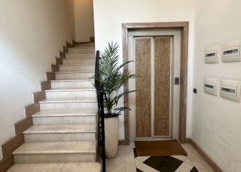 vano scala - Four-room apartment Corso Statuto
 
12, Mondovì - photo 3