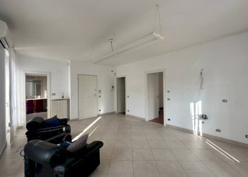 soggiorno - Four-room apartment Corso Statuto
 
12, Mondovì - photo 5