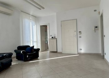 soggiorno - Four-room apartment Corso Statuto
 
12, Mondovì - photo 6