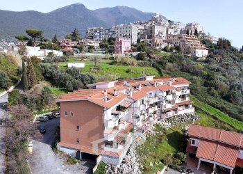 Foto 1 - Quadrilocale Largo Salvo D'Acquisto
 
3, Palombara Sabina - foto 1