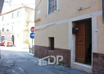 Foto 2 - Trilocale Via Isonzo
 
1, Palombara Sabina - foto 2