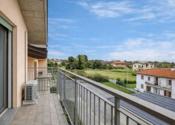 Foto 37 - Three-room apartment via Cesare Battisti
 
46, Carnago - photo 37