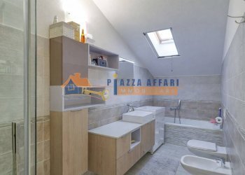 Foto 41 - Three-room apartment via Cesare Battisti
 
46, Carnago - photo 41