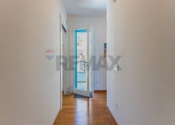Hall / corridoio - Three-room apartment Via Giuseppe Garibaldi
 
99, Alghero - photo 52