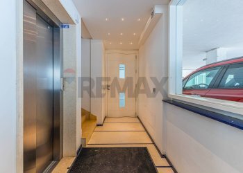 Hall / corridoio - Three-room apartment Via Giuseppe Garibaldi
 
99, Alghero - photo 83