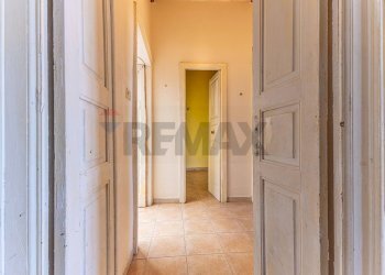 Hall / corridoio - Appartamento Piazza Efisio e Pasquale Tola
 
41, Sassari - foto 58