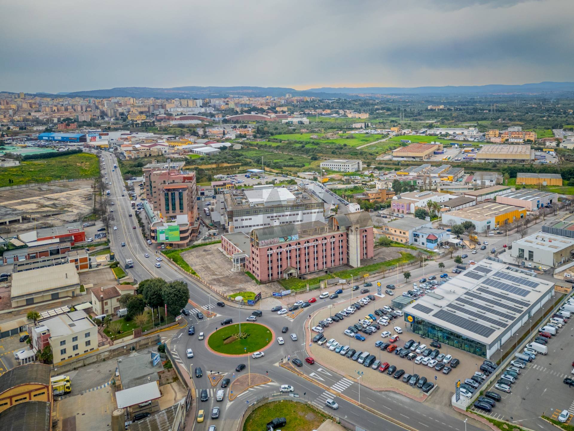 Edificio all\'aperto - Commercial Premises Strada 24 di Via Predda Niedda, Sassari - photo 2