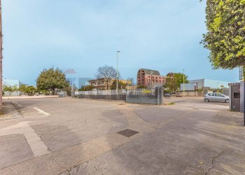 Edificio all\'aperto - Commercial Premises Strada 24 di Via Predda Niedda, Sassari - photo 3