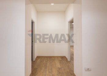 Hall / corridoio - Commercial Premises Strada 24 di Via Predda Niedda, Sassari - photo 20