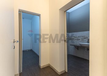 Hall / corridoio - Commercial Premises Strada 24 di Via Predda Niedda, Sassari - photo 36