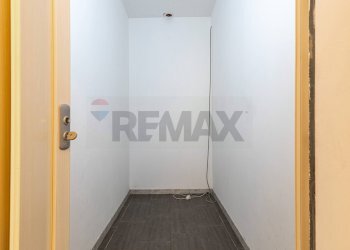 Hall / corridoio - Commercial Premises Strada 24 di Via Predda Niedda, Sassari - photo 38