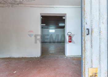 Hall / corridoio - Commercial Premises Strada 24 di Via Predda Niedda, Sassari - photo 50