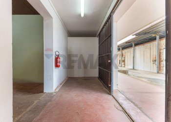 Hall / corridoio - Commercial Premises Strada 24 di Via Predda Niedda, Sassari - photo 51