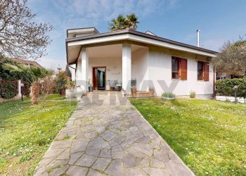 Casa all\'aperto - Villa via Gaetano Donizzetti
 
51, Trezzano sul Naviglio - photo 1