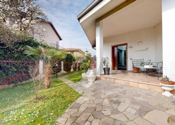 Casa all\'aperto - Villa via Gaetano Donizzetti
 
51, Trezzano sul Naviglio - photo 7