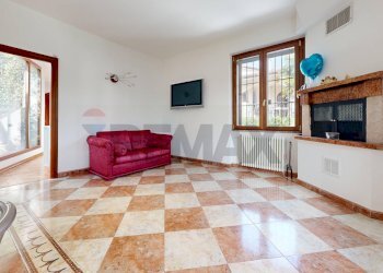 Soggiorno - Villa via Gaetano Donizzetti
 
51, Trezzano sul Naviglio - photo 19