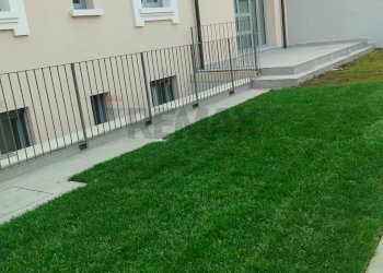 Giardino - Quadrilocale VIA CESARE AJRAGHI
 
44, Milano - foto 2