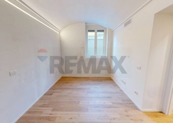 Stanza vuota - Quadrilocale VIA CESARE AJRAGHI
 
44, Milano - foto 21