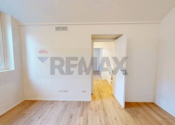 Stanza vuota - Quadrilocale VIA CESARE AJRAGHI
 
44, Milano - foto 22