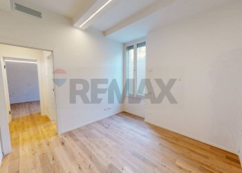 Stanza vuota - Quadrilocale VIA CESARE AJRAGHI
 
44, Milano - foto 24