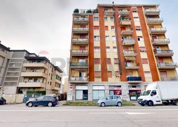 Edificio all\'aperto - Shop viale Lombardia
 
239, Brugherio - photo 12