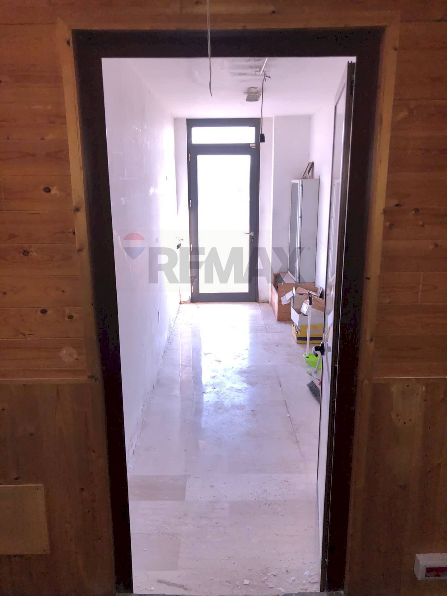 Hall / corridoio - Locale Commerciale Carinola - planimetria 1