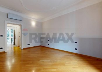 Stanza vuota - Trilocale Via Ciro Menotti
 
6, Milano - foto 9