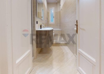 Bagno - Trilocale Via Ciro Menotti
 
6, Milano - foto 17