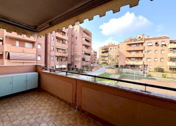 Balcone - Three-room apartment Via Monsignore Luigi Castelli
 
10, Desio - photo 26