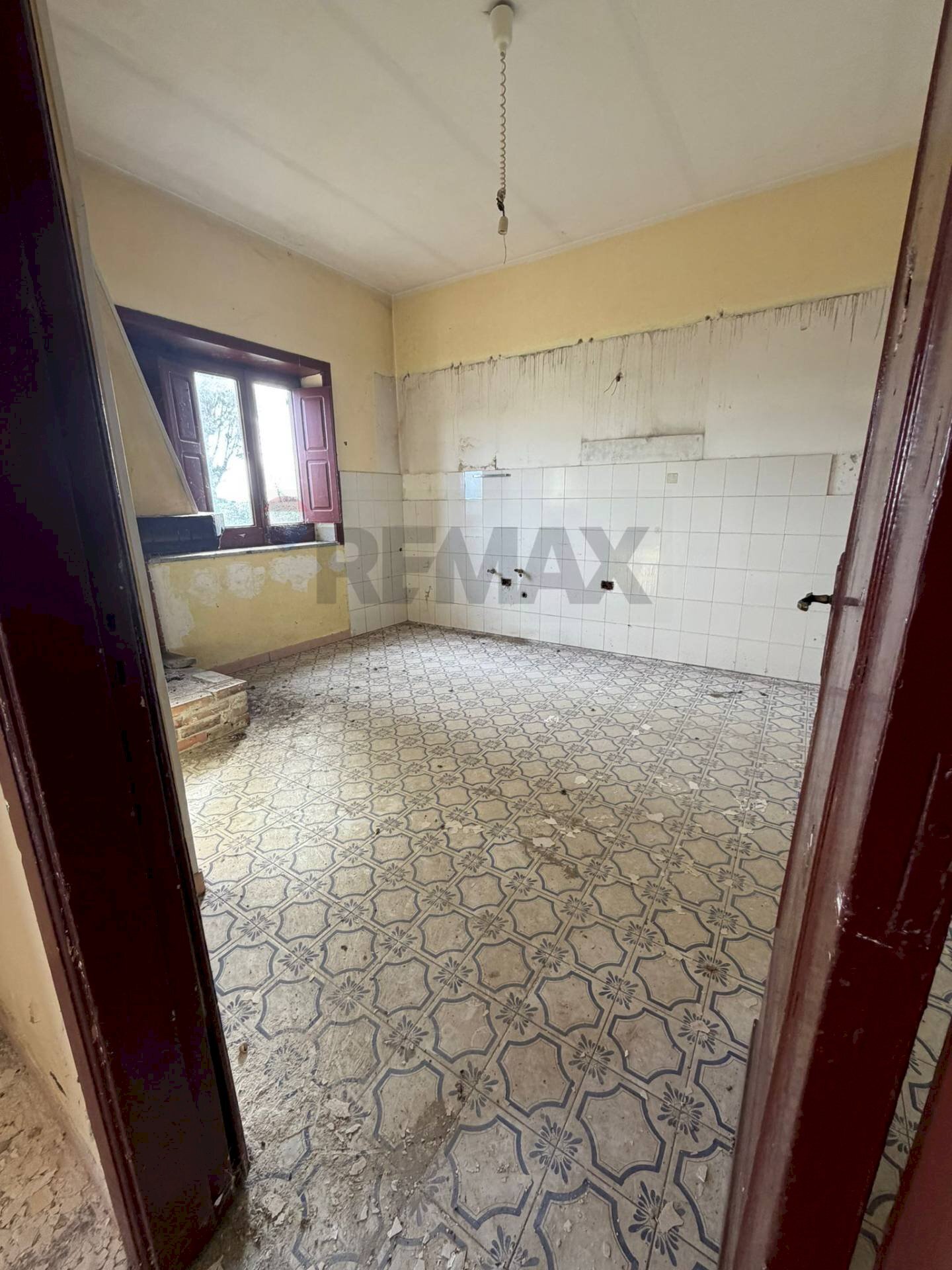 Stanza vuota - Villa strada statale appia 7
Snc, Carinola - foto 3