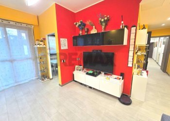 Soggiorno - Quadrilocale Via Val Maira
 
10, Milano - foto 2