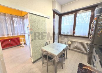 Sala da pranzo - Quadrilocale Via Val Maira
 
10, Milano - foto 4