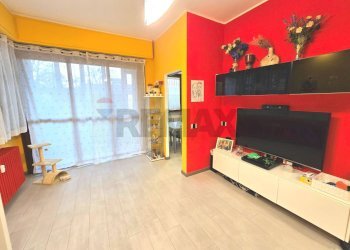 Soggiorno - Quadrilocale Via Val Maira
 
10, Milano - foto 11