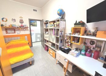 Camera / camera da letto - Quadrilocale Via Val Maira
 
10, Milano - foto 22