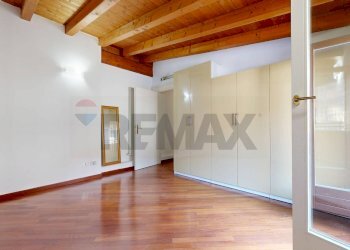 Stanza vuota - Quadrilocale Via Principe Eugenio
 
30, Milano - foto 15