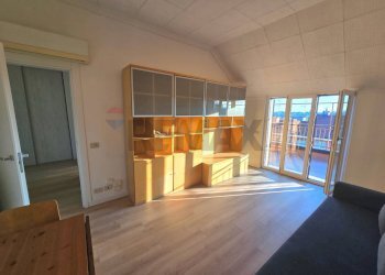 Soggiorno - Bilocale Via Albani
 
52, Milano - foto 2