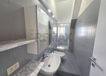 Bagno - Bilocale Via Albani
 
52, Milano - foto 15