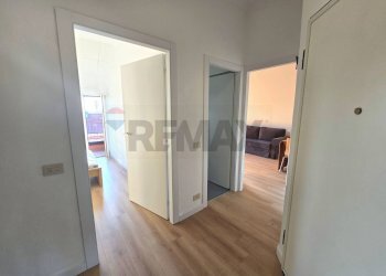 Hall / corridoio - Bilocale Via Albani
 
52, Milano - foto 17