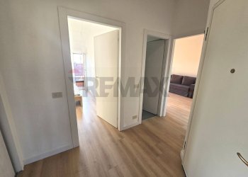 Hall / corridoio - Bilocale Via Albani
 
52, Milano - foto 30