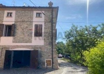 AFFACCIO - Casa semi indipendente LOCALITA' PECORINI
 
1, Varano de' Melegari - foto 6