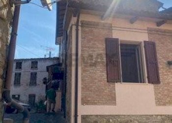 Edificio all\'aperto - Casa semi indipendente LOCALITA' PECORINI
 
1, Varano de' Melegari - foto 28