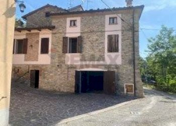 Casa all\'aperto - Casa semi indipendente LOCALITA' PECORINI
 
1, Varano de' Melegari - foto 32