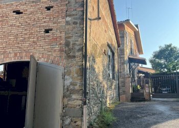 Casa all\'aperto - Rustico LOCALITA' PECORINI
 
1, Varano de' Melegari - foto 13