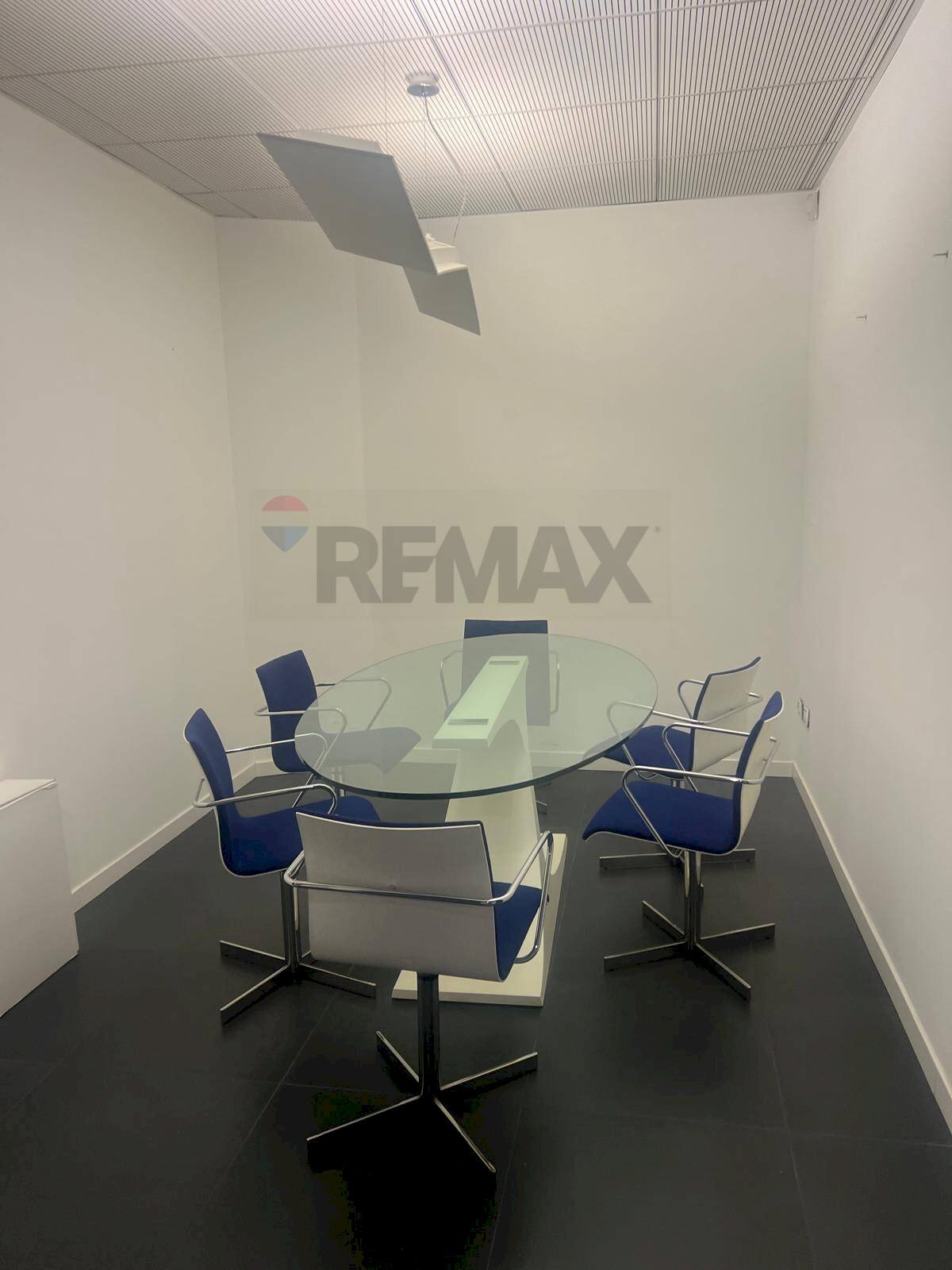 Sala da pranzo - Office via Strasburgo
 
18/a, Parma - photo 3